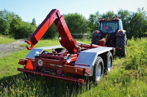 Traktorový nosič kontejnerů PORTÝR 14.10